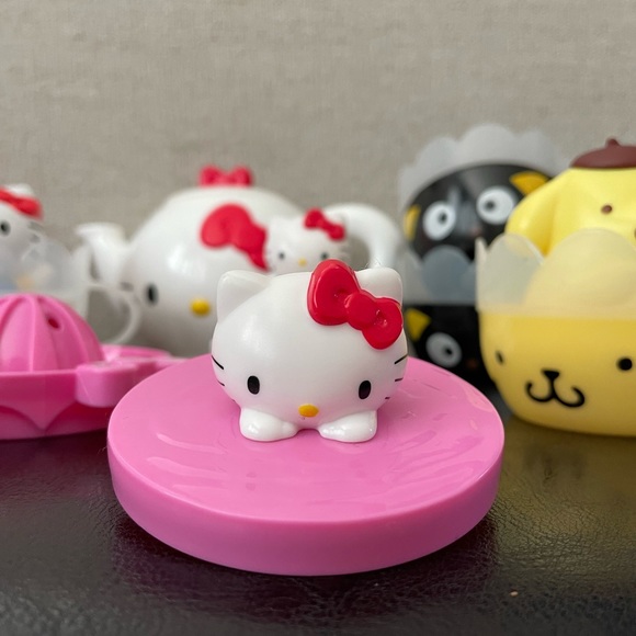 Hello Kitty Sanrio Friends Tea Sets Mcd - Picture 9 of 16